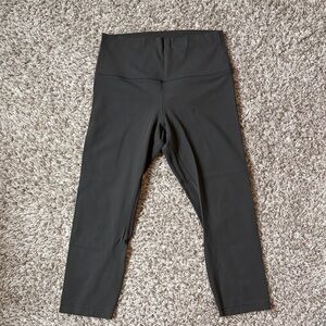 lululemon size 8 Capri length gray womens